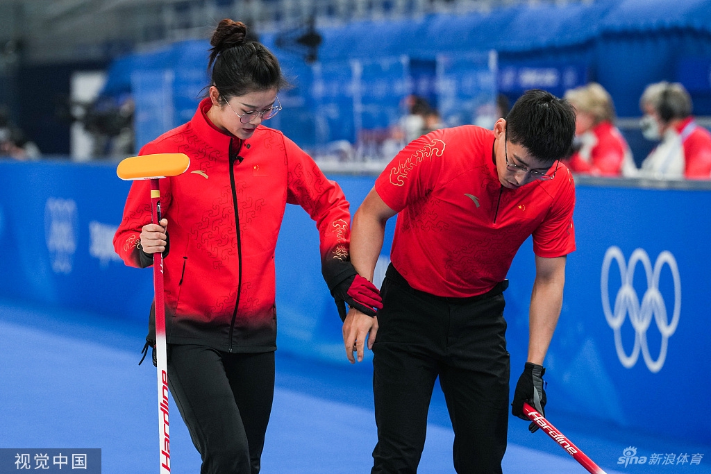 [冰壶混双]范苏圆/凌智5-7负美国组合
