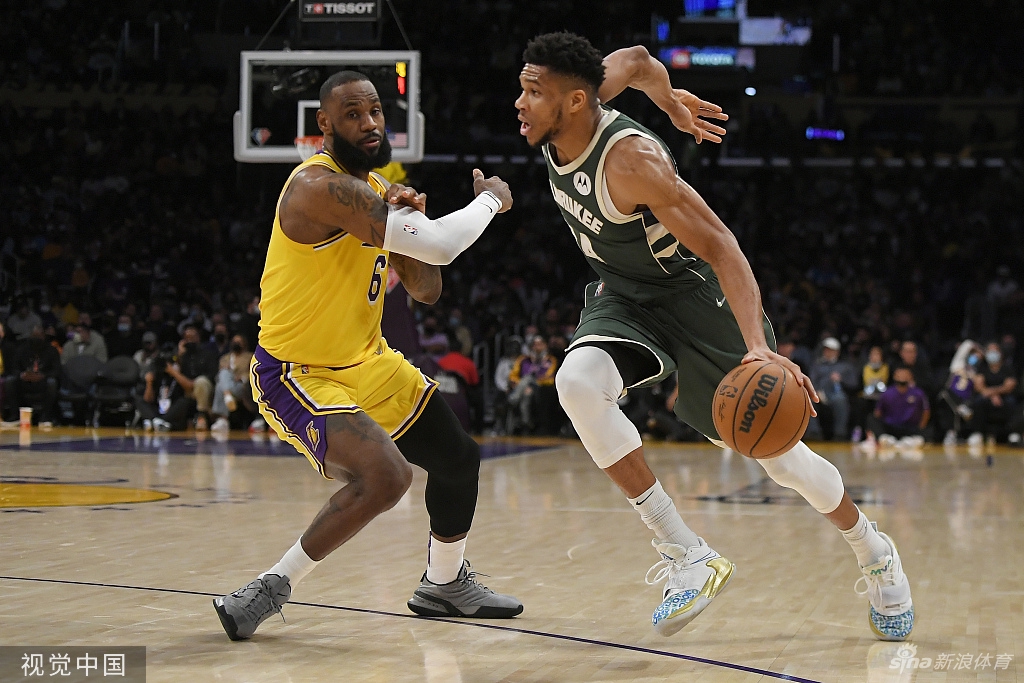 [NBA]雄鹿131-116湖人 字母哥44分力压詹皇