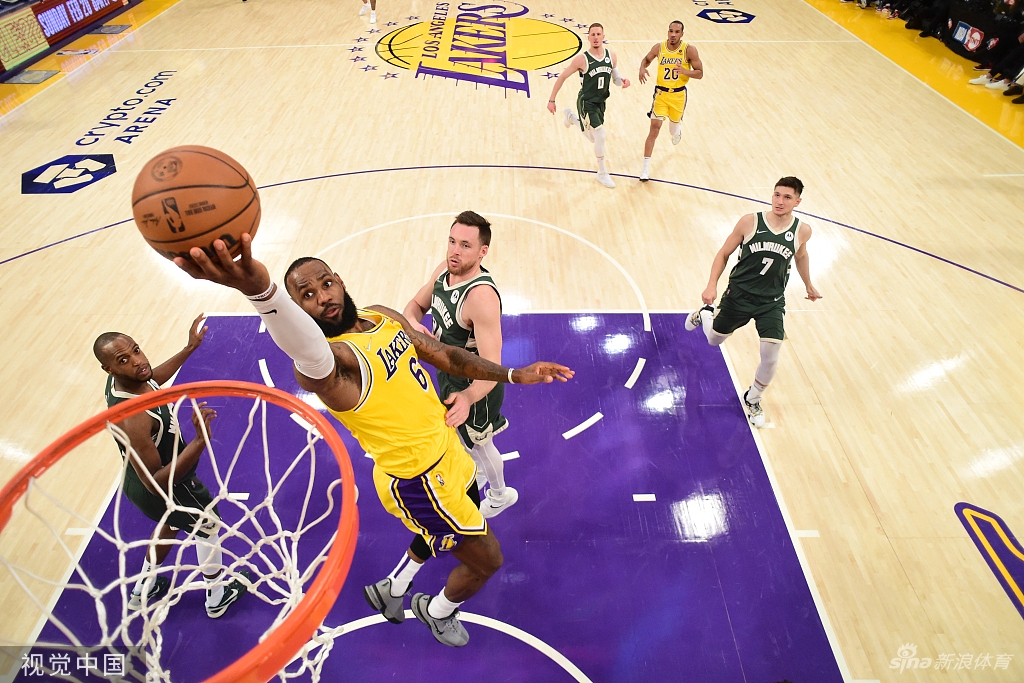 [NBA]雄鹿131-116湖人 字母哥44分力压詹皇