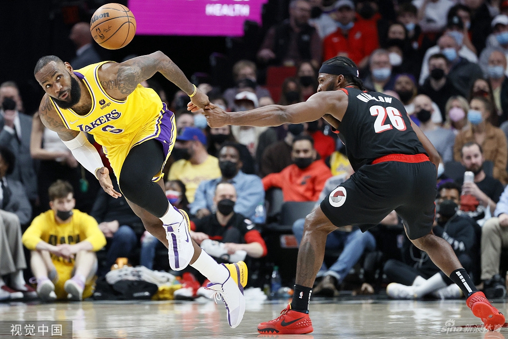 [NBA]湖人105-107开拓者 詹皇空砍30分