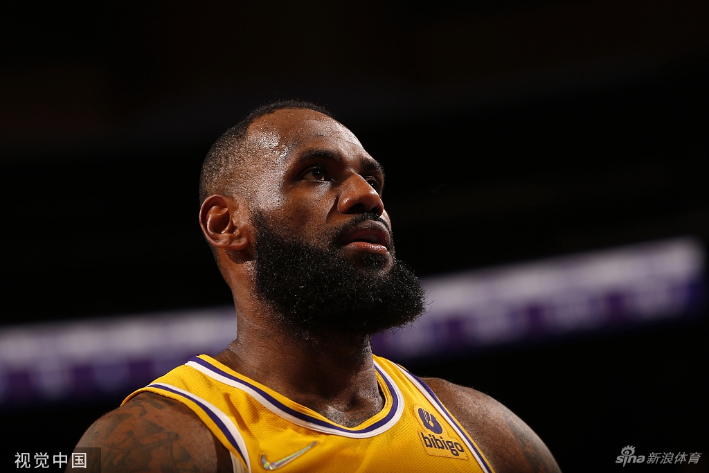 [NBA]湖人115-117勇士 老詹空砍26+15