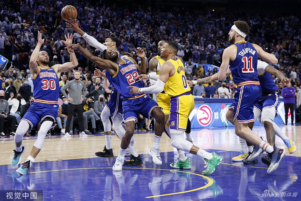 [NBA]湖人115-117勇士 老詹空砍26+15