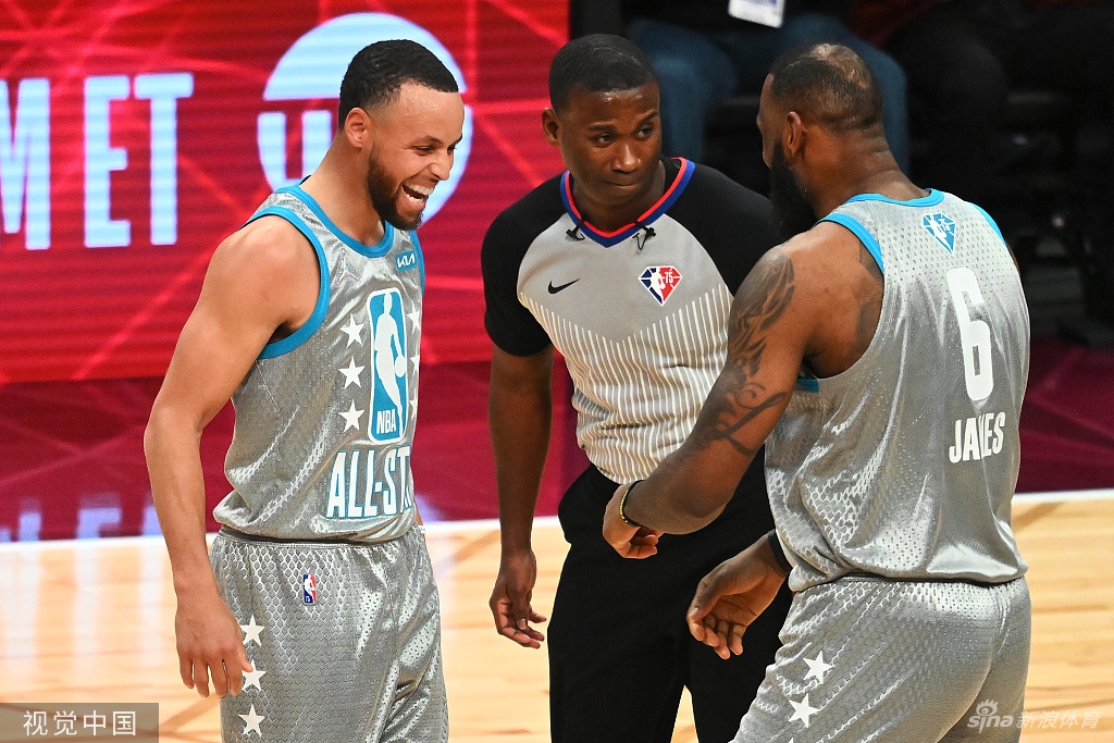 库里收获生涯首座全明星MVP奖杯 16记三分破纪录