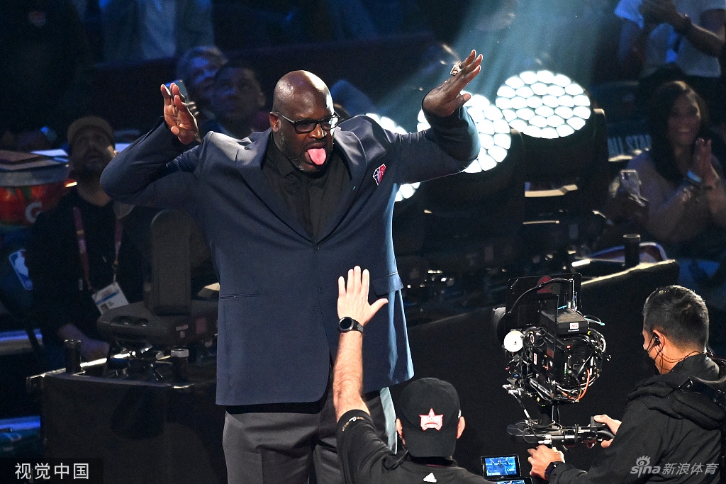乔丹领衔75大球星亮相全明星赛