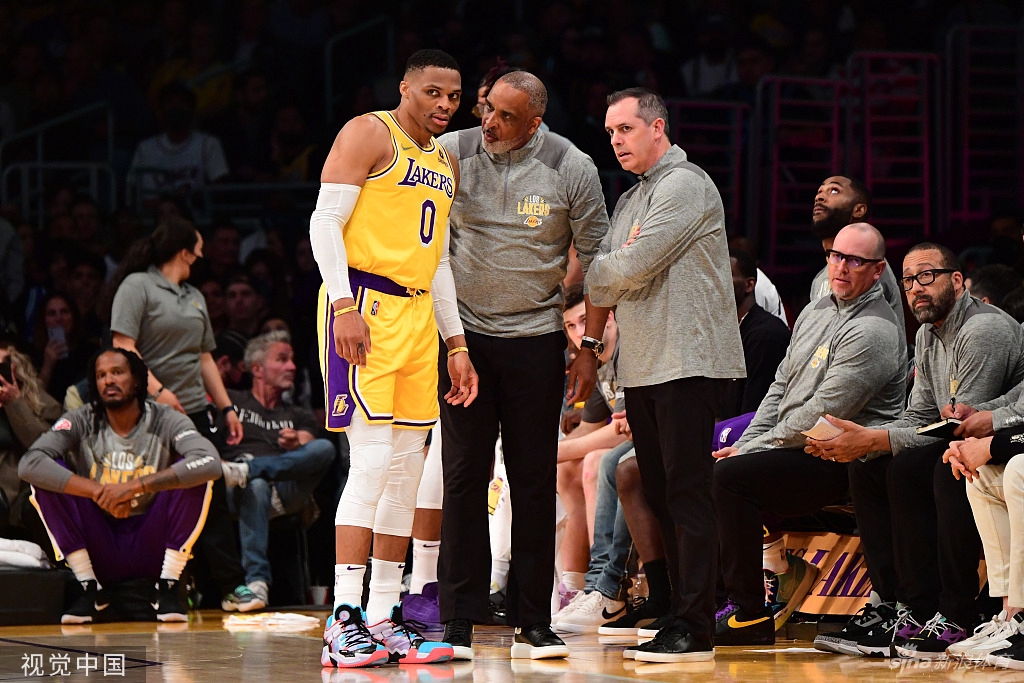 [NBA]独行侠109-104湖人 詹姆斯空砍24+12