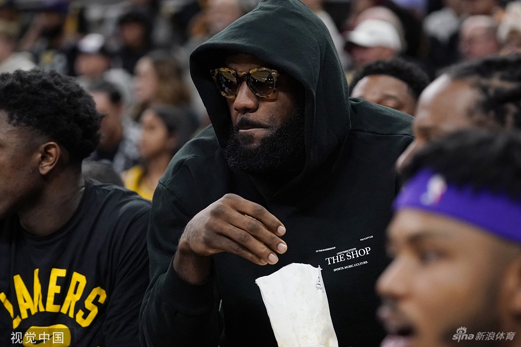 [NBA]湖人110-117马刺 威少空砍17+10