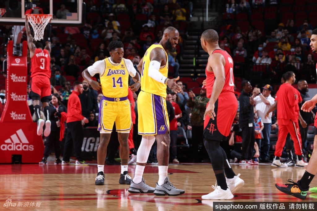 [NBA]湖人130-139火箭 詹姆斯空砍三双