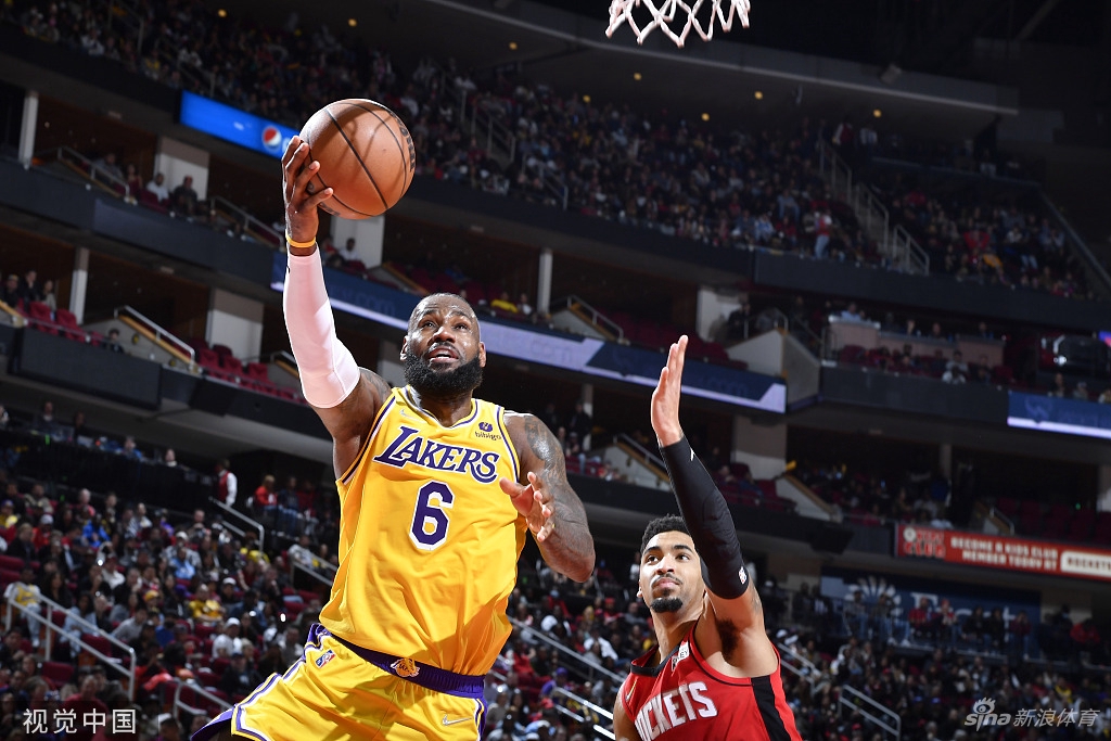 [NBA]湖人130-139火箭 詹姆斯空砍三双