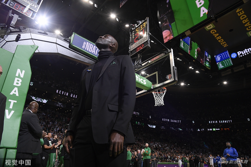 凯尔特人为加内特举行球衣退役仪式