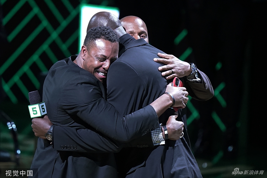 凯尔特人为加内特举行球衣退役仪式