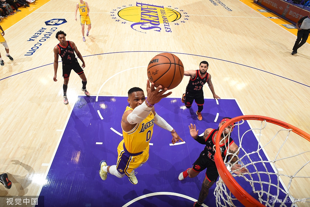 [NBA]猛龙114-103湖人 詹姆斯空砍30分