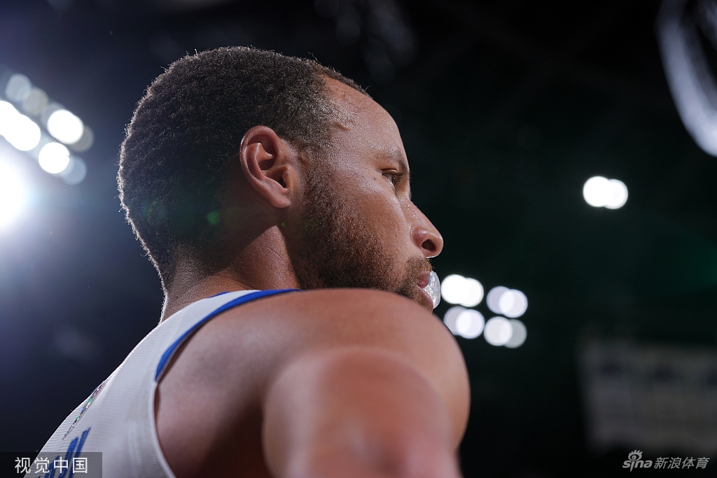 库里因伤将缺席三周比赛 季后赛初期回归