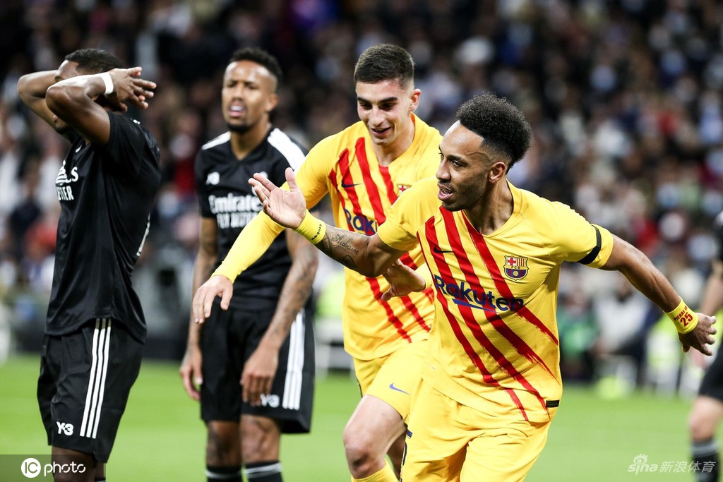 [西甲]皇马0-4巴萨 奥巴梅扬梅开二度