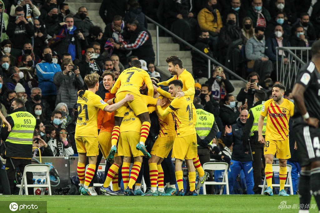 [西甲]皇马0-4巴萨 奥巴梅扬梅开二度