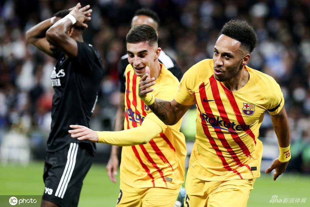 [西甲]皇马0-4巴萨 奥巴梅扬梅开二度