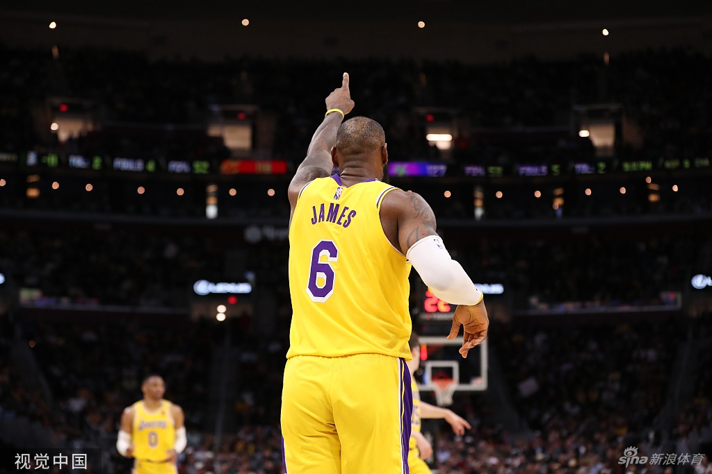 [NBA]湖人131-120骑士 詹姆斯豪取三双