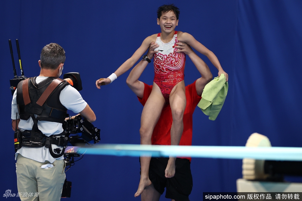 跳水精灵！全红婵15岁生日快乐