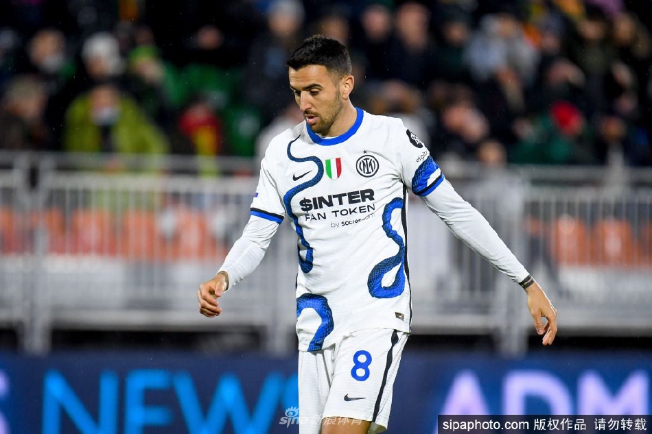 国米中场贝西诺自由身加盟拉齐奥