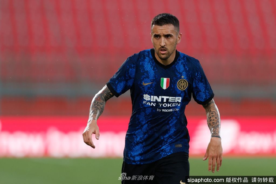 国米中场贝西诺自由身加盟拉齐奥