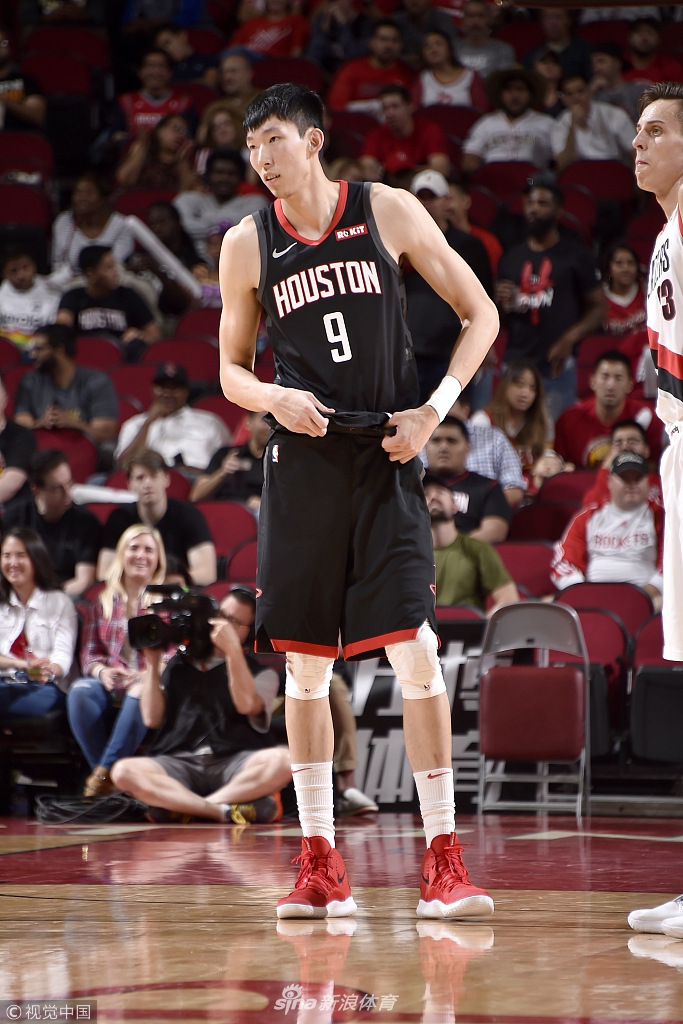 周琦登场砍下2分