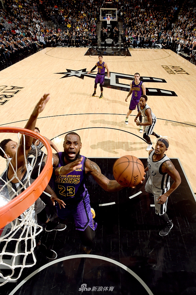 詹姆斯客场有点难受