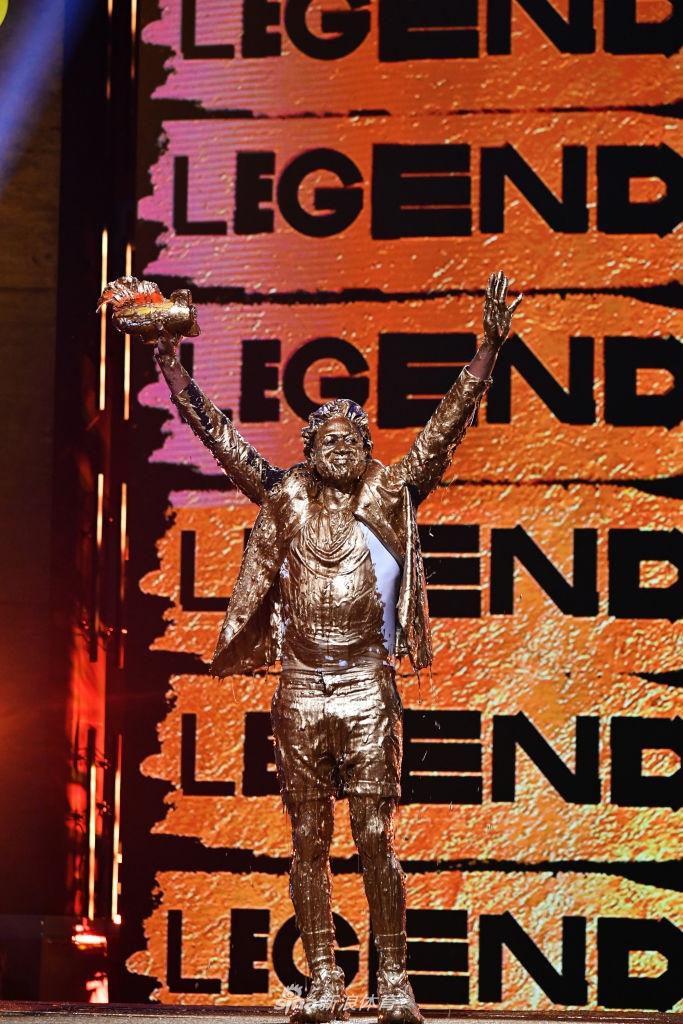 韦德获儿童运动选择奖传奇奖 秒变金人