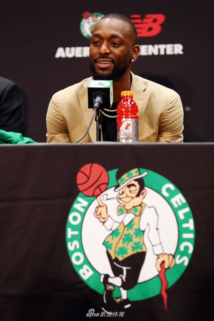 凯尔特人新援正式亮相 沃克+坎特组合