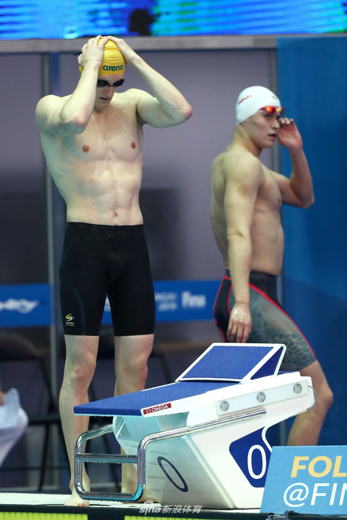 孙杨800自预赛与霍顿擦肩而过 一个晋级一个被淘汰