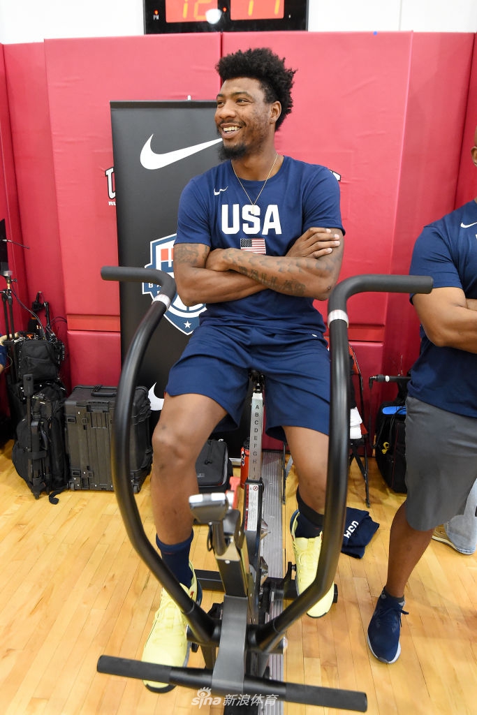 斯玛特有伤只能踩单车