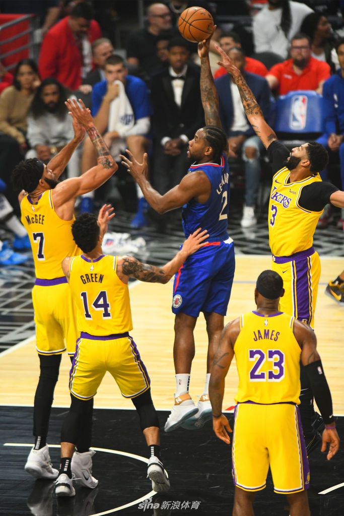 卡哇伊全场轰下30分