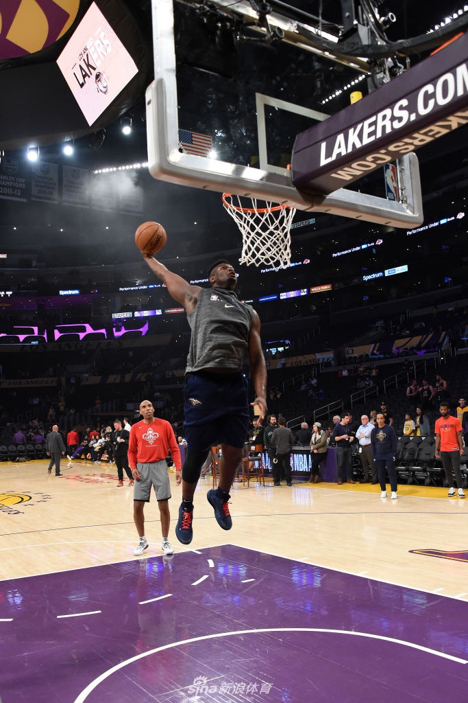 状元秀有望本周五生涯首秀！锡安战斧暴扣登陆NBA