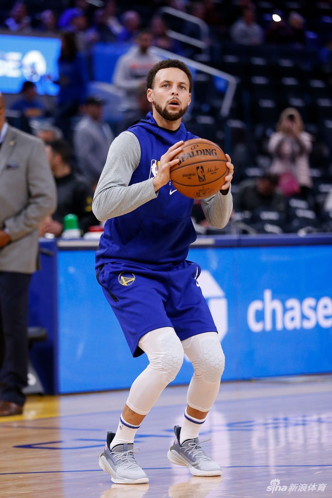 库里有望三月初对阵奇才时复出!投篮运球已毫无问题