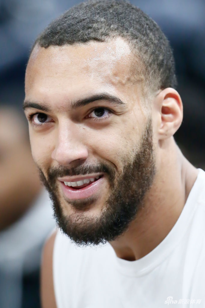 戈贝尔曝感染新冠后症状:失去嗅觉和味觉