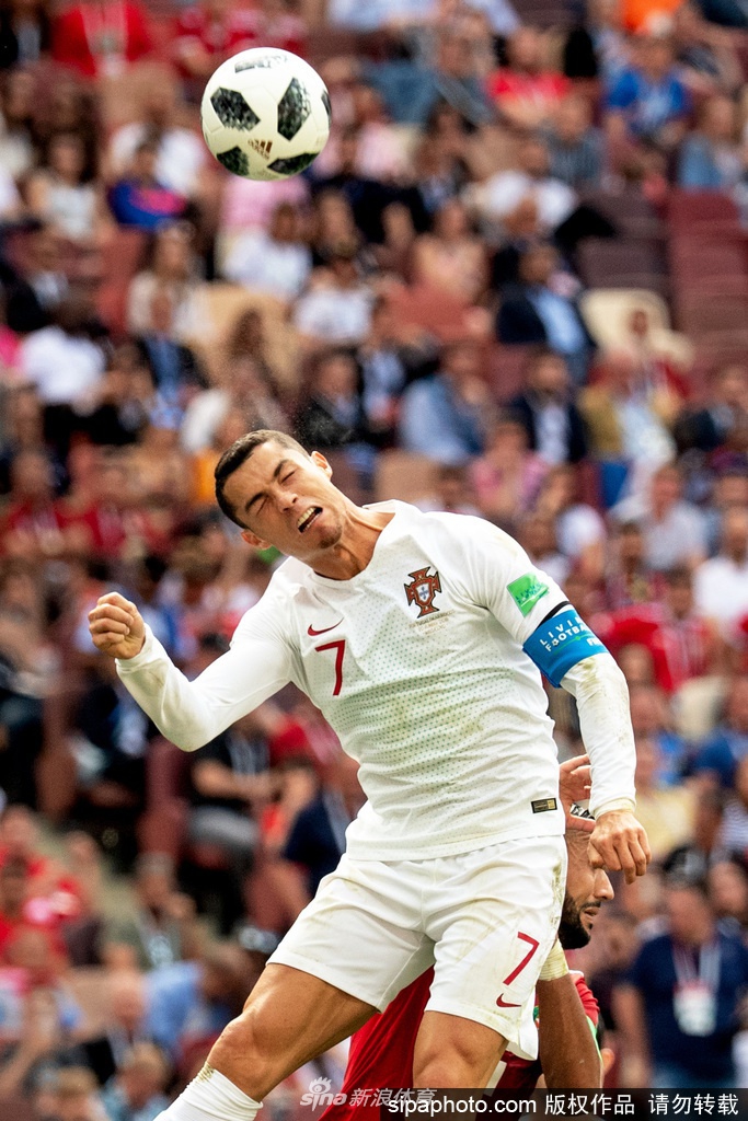 足坛第一人！体坛第三人！C罗收入将突破10亿美元