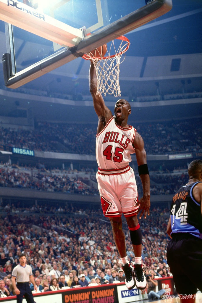 45号乔丹老照片：23号杀手本能仍在 依旧佛挡杀佛
