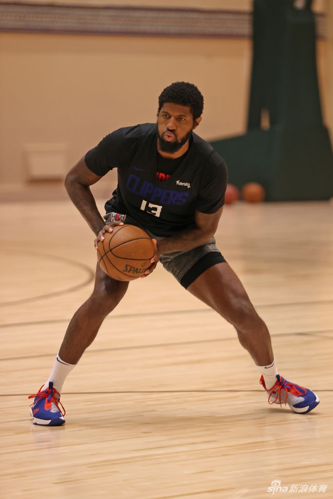 NBA快船队训练两大王牌全力以赴 卡哇伊+泡椒状态正佳