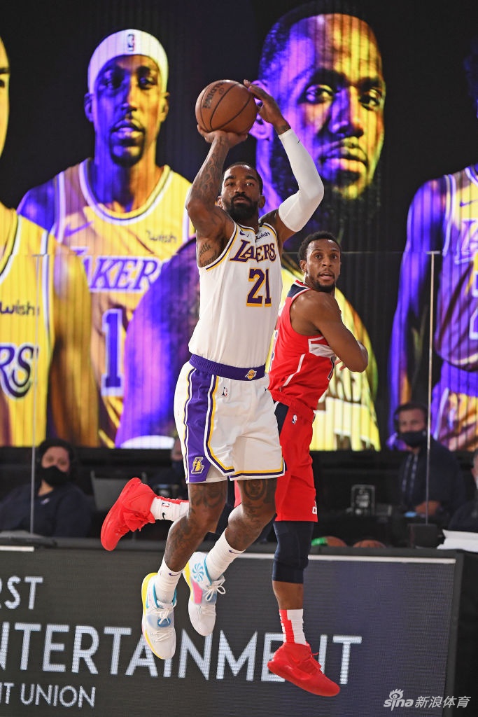 [NBA热身赛]湖人123-116奇才 詹眉休战JR砍20分