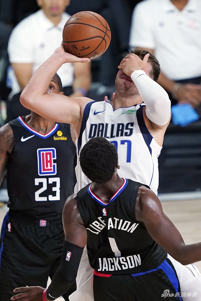 [NBA季后赛]独行侠127-114快船 东契奇28分总分1-1