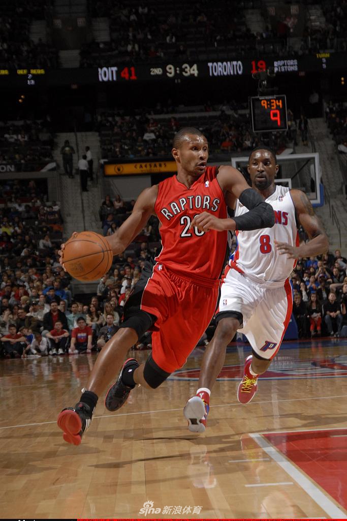 “巴西闪电”巴博萨正式宣布退役 加入勇士教练团队