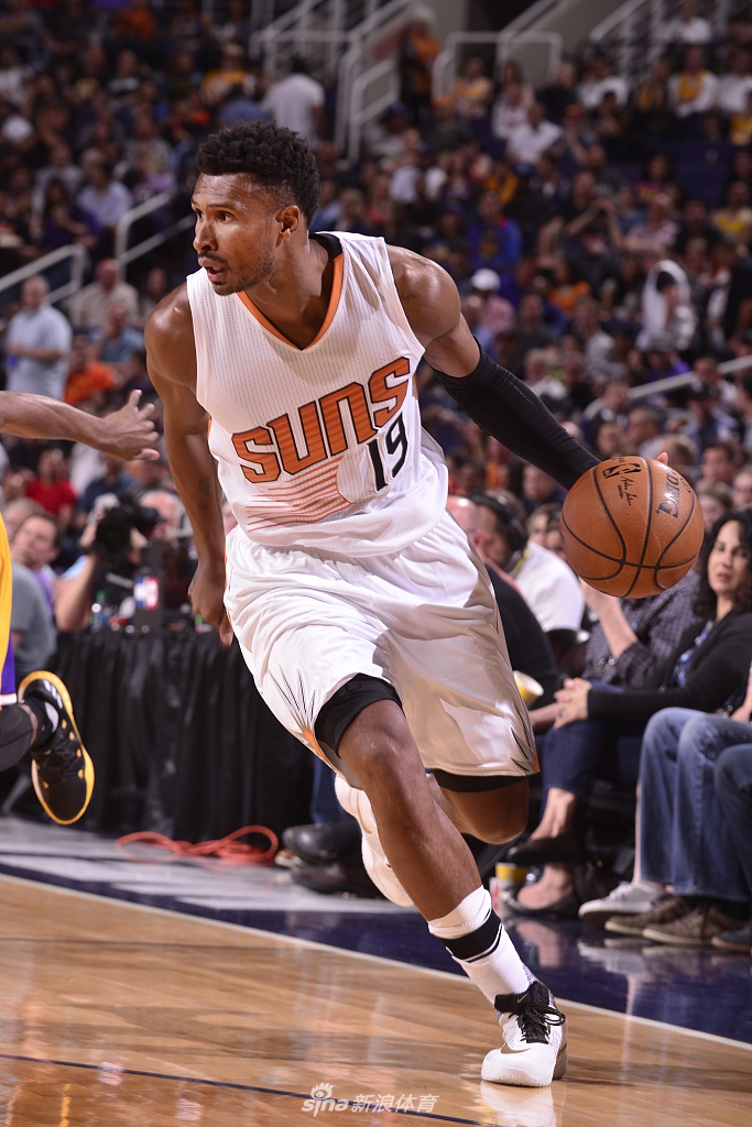 “巴西闪电”巴博萨正式宣布退役 加入勇士教练团队