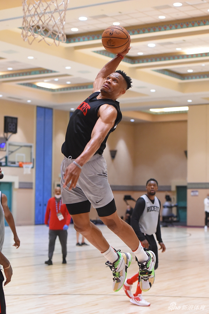 威少向火箭提出交易请求 期望加盟雄鹿或湖人等队