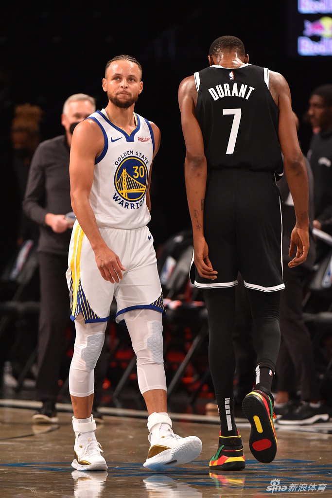 [NBA揭幕战]篮网125-99勇士 杜兰特欧文合砍48分