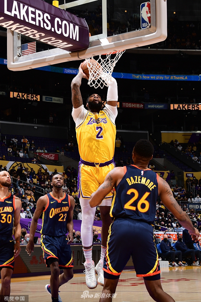 [NBA附加赛]湖人胜勇士晋级季后赛 詹姆斯砍三双