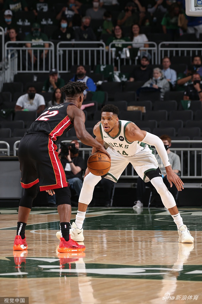 [NBA季后赛]热火98-132雄鹿 字母哥砍31分13板