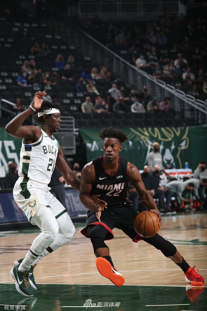 [NBA季后赛]热火98-132雄鹿 字母哥砍31分13板