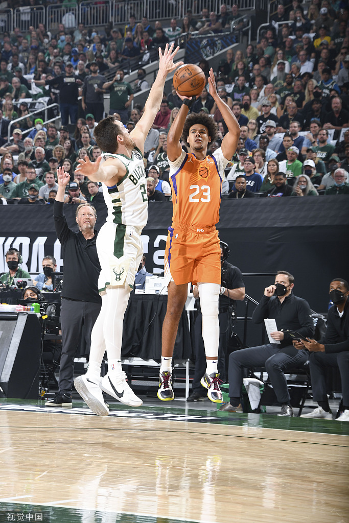 [NBA总决赛]太阳103-109雄鹿 字母哥26+14总分扳成2-2