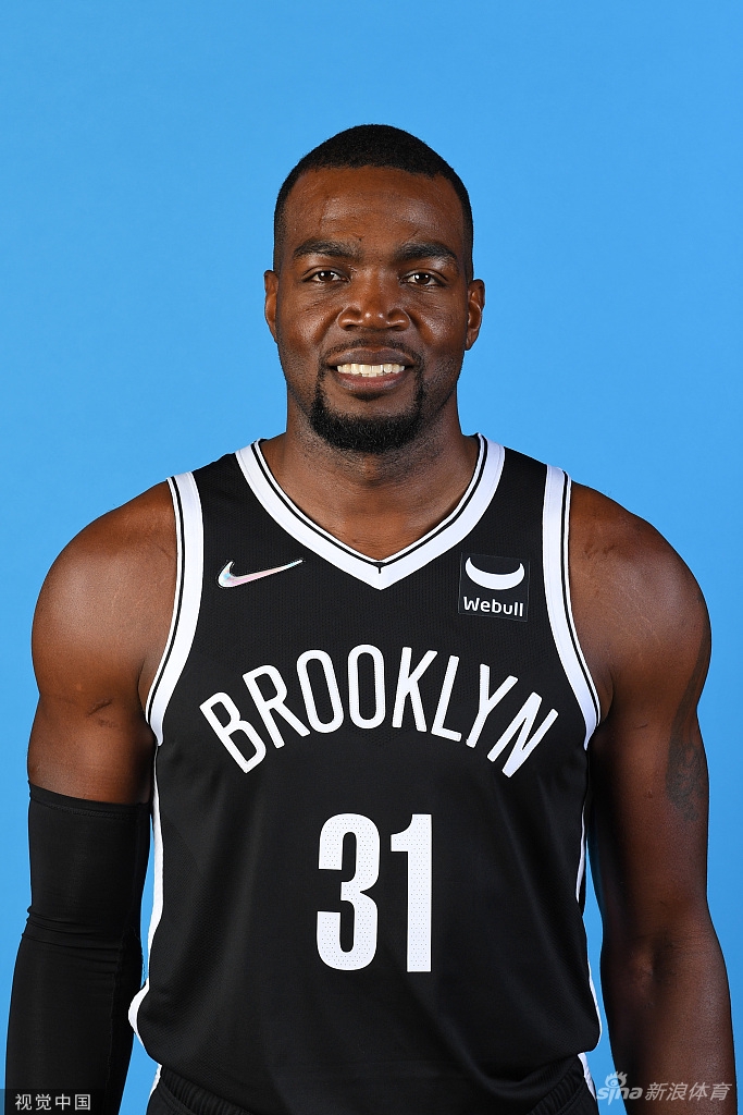 [NBA]篮网媒体日拍摄官方写真 欧文缺席