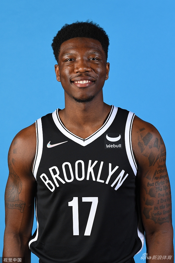 [NBA]篮网媒体日拍摄官方写真 欧文缺席