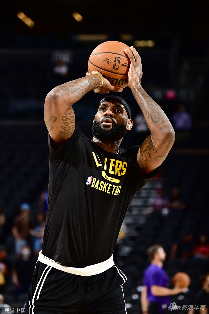 [NBA季前赛]湖人105-117太阳 詹姆斯威少缺阵