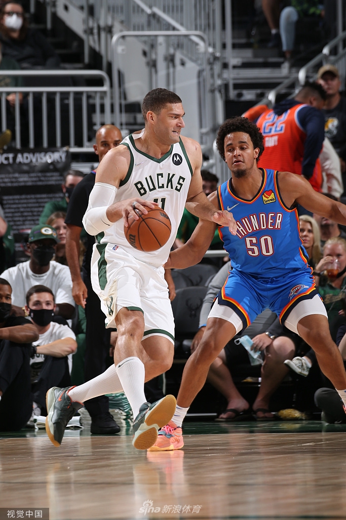 [NBA季前赛]雷霆110-130雄鹿